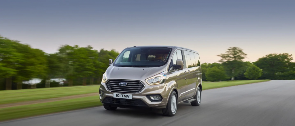 Mẫu xe Ford Tourneo 2019 có gì hấp dẫn không?